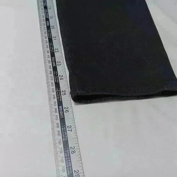 7 For All Man Kind  Karah straight leg crop. Ladies size 28 - Picture 4 of 7